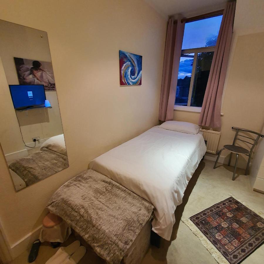 Monalisa Single Room Near Edgware Station Exterior photo